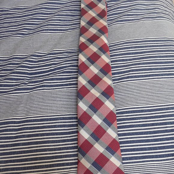 Tie - Picture 1 of 1
